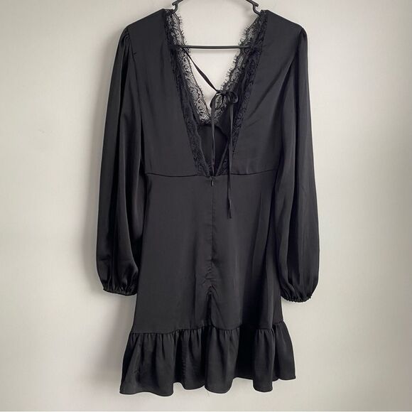 Lichi Mini dress with lace inserts and back ties - Picture 9 of 10